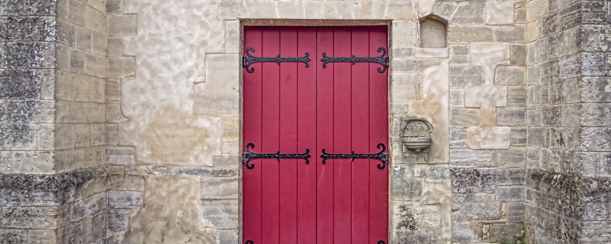 come verniciare porte in legno