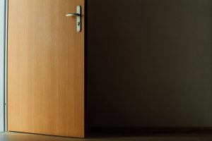 come pulire porte in laminato
