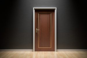 come pulire porte in legno in modo naturale