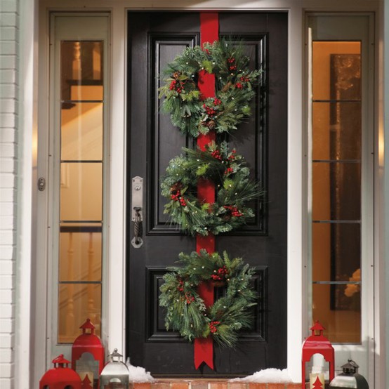 7 idee per decorare le porte per Natale