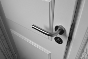 quale legno scegliere per porte interne